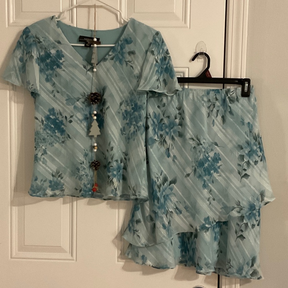 R&M Richards Blue Floral Skirt Set